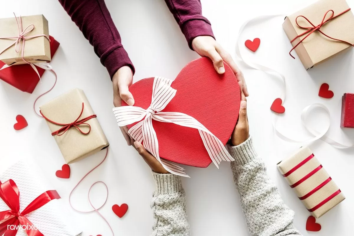 6 Features of Custom Gift Boxes: Make Gift Giving More Meaningful